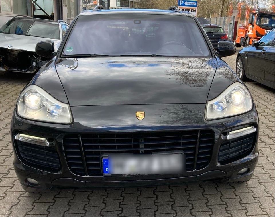 Porsche Cayenne original GTS mit 21 Zoll Felgen in Pforzheim