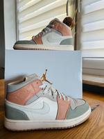 Nike Air Jordan 1 Mid | beige/blue | EUR39 Saarland - Heusweiler Vorschau