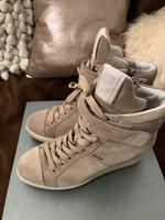 Prada Boots 39,5 mit Karton Nordrhein-Westfalen - Dorsten Vorschau
