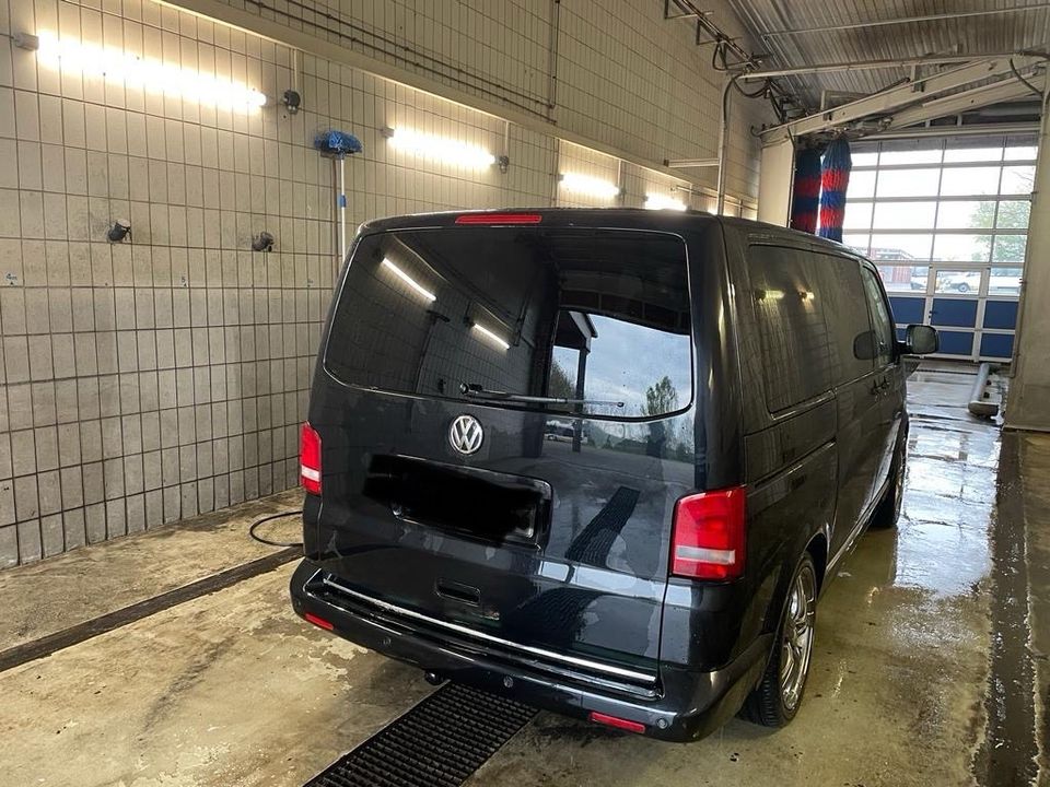 VW T5 Multivan Highline in Gardelegen  