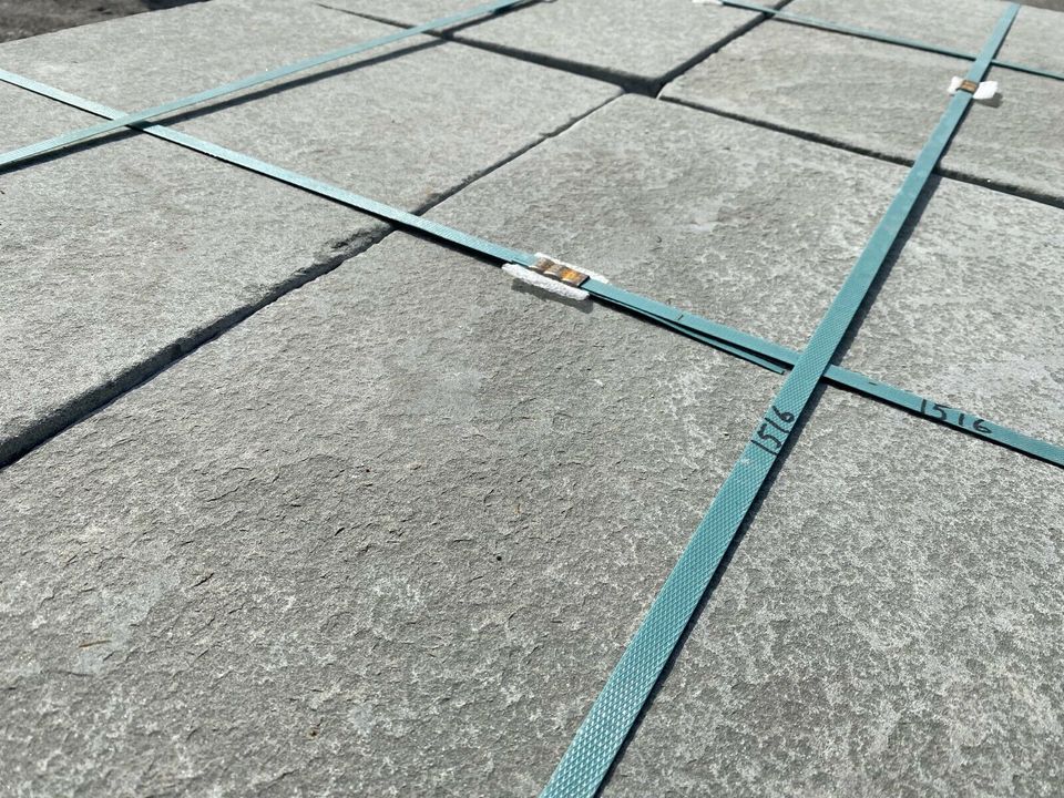 - Terrassenplatten Sandstein Antik Grau geflammte Oberfläche in Unna