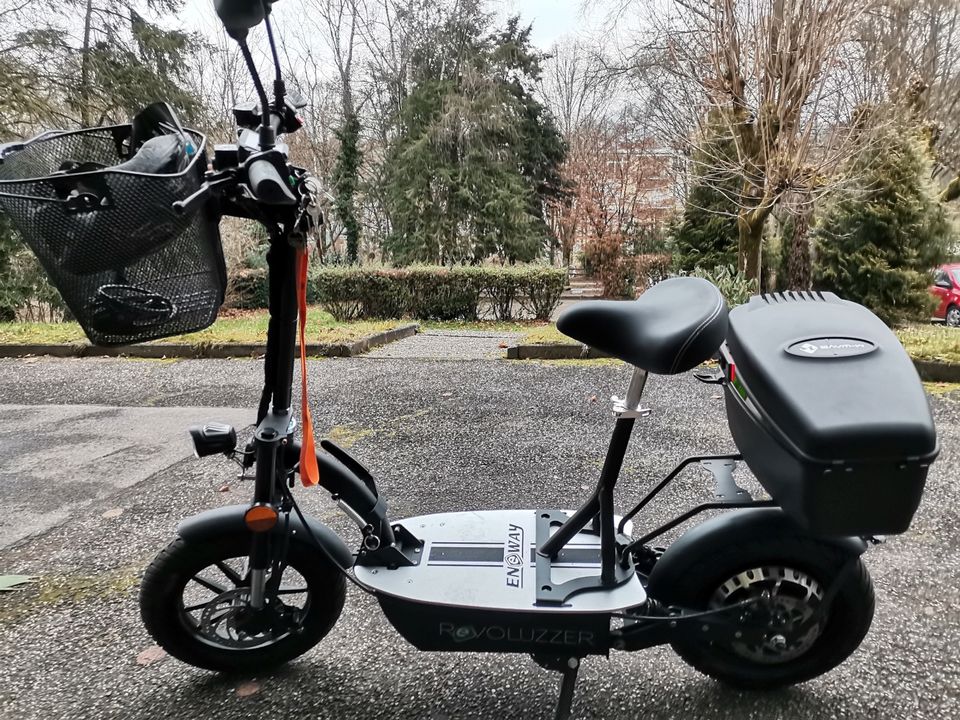 E-Scooter Revoluzzer 3.0 plus in Baden-Württemberg - Baden-Baden | eBay  Kleinanzeigen ist jetzt Kleinanzeigen