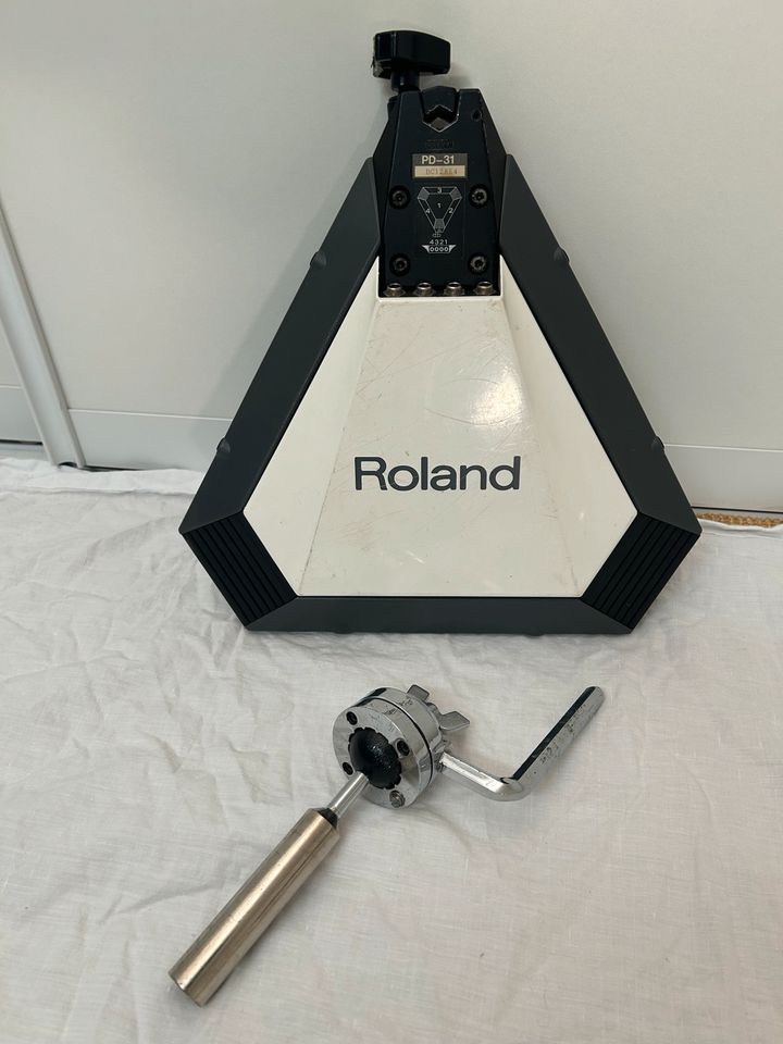 Roland E-Drum Pad PD-31 (4 Zonen-Pad) mit Tomhalter in Neuenburg am Rhein