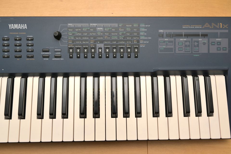 Yamaha AN1x Synthesizer, 61-Tasten-Keyboard in Bonn