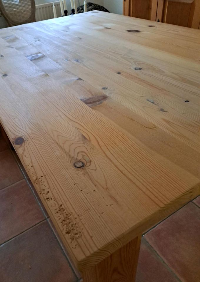 Esstisch aus Holz in Weener