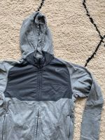 Nike Sport Sportjacke Trainingsjacke Hoodie grau Laufjacke Gr M Berlin - Schöneberg Vorschau