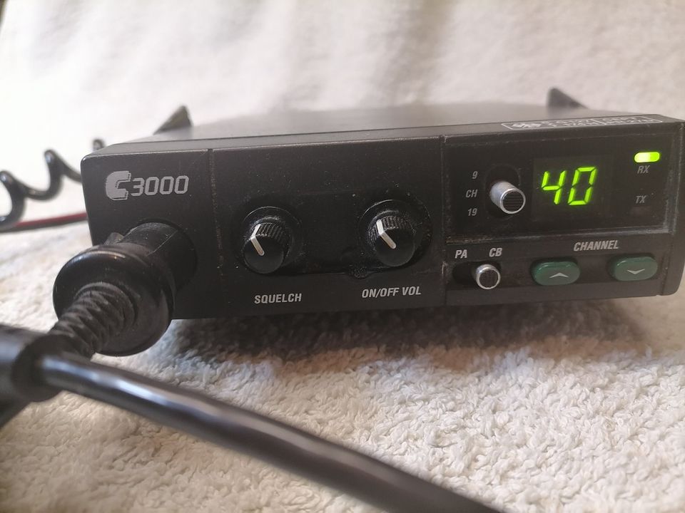 CB Funkgerät Cornrad C30000 Kanal FM40 mit Orginalmikrofon in Winsen (Luhe)