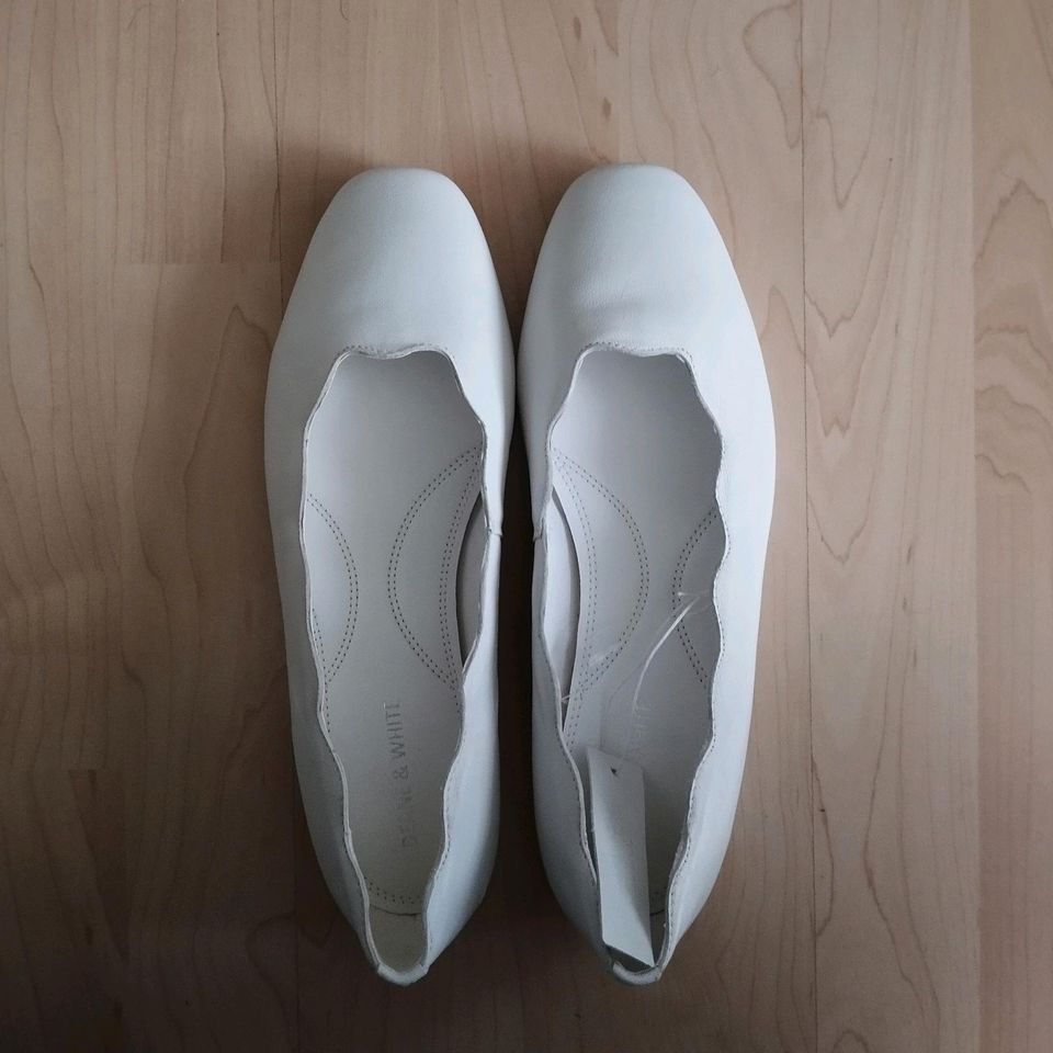 Leder Ballerinas Neu Gr.39 in Augsburg