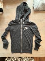 Nike Leichte Sportjacke Gr. S, grau meliert Bayern - Amberg Vorschau