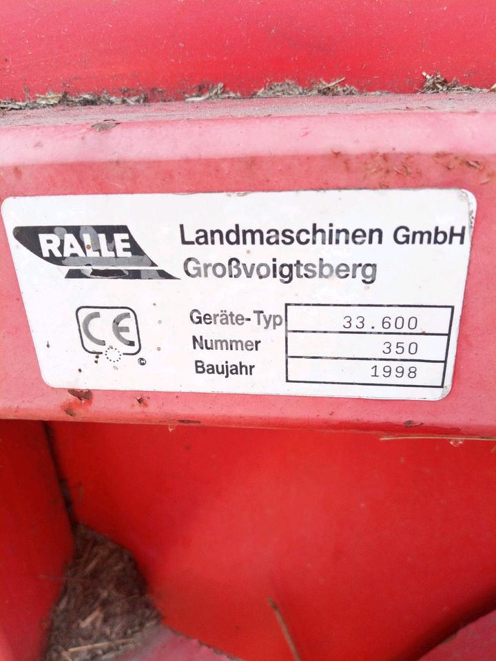 Einstreugerät / Einstreuer Ralle Universal in Doberlug-Kirchhain