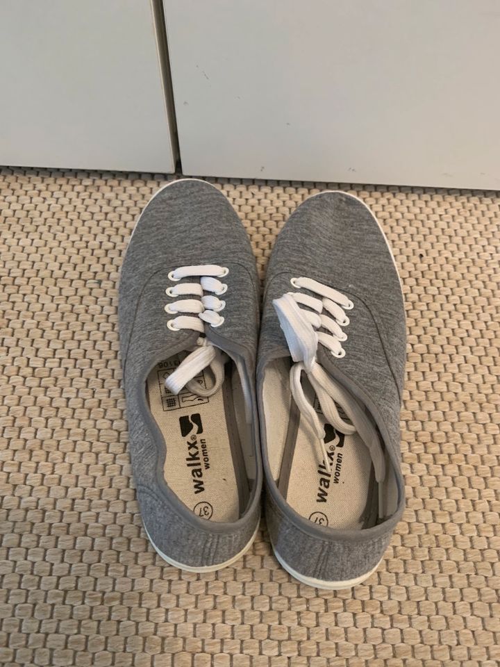 Sneaker/ Turnschuhe/ Wanderschuhe Gr 37 ab 5-16 Euro in Hamburg