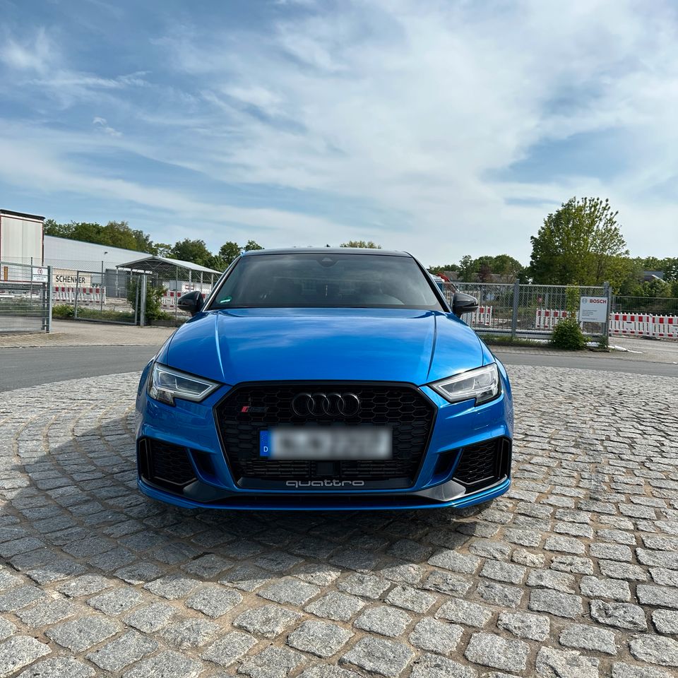 Audi RS3 8V FL | Top Zustand! | Audi Gebrauchtwagen Garantie! in Nürnberg (Mittelfr)