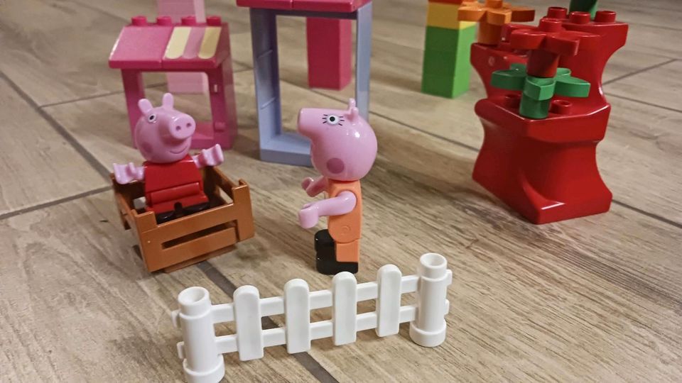 Set "Pepper Pig Wutz", rosa, 35 Teile incl. LEGO DUPLO Teilen in Berlin