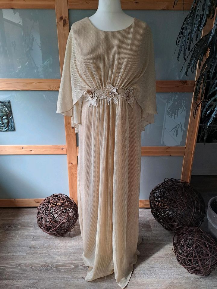 Goldenes Abendkleid  Gr.48/50 in Lägerdorf