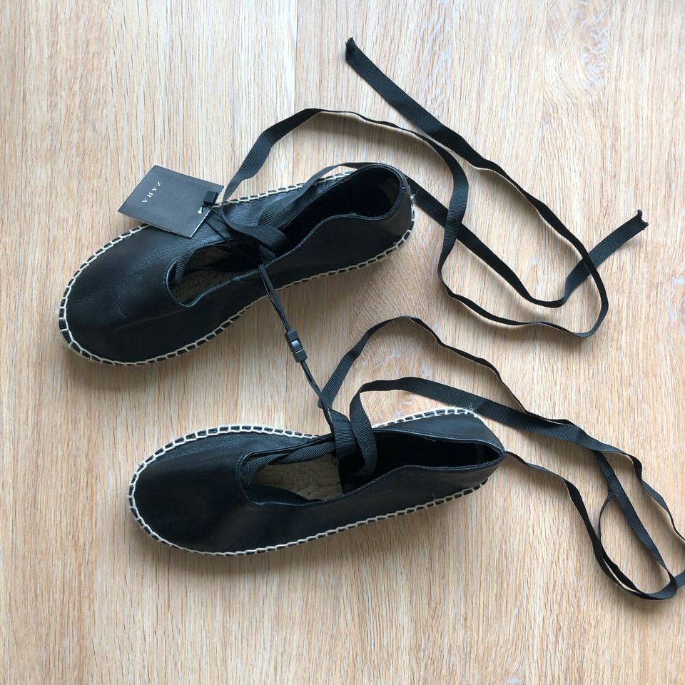 Ungetragene, schwarze Sandalen von Zara  - 37 in Berlin