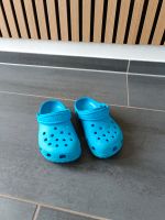 Crocs Pantoletten Hausschuhe Gr 28/29 Saarland - Eppelborn Vorschau