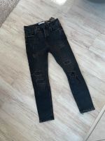 Jeans Hose mit Löchern von Zara Baden-Württemberg - Straßberg Vorschau