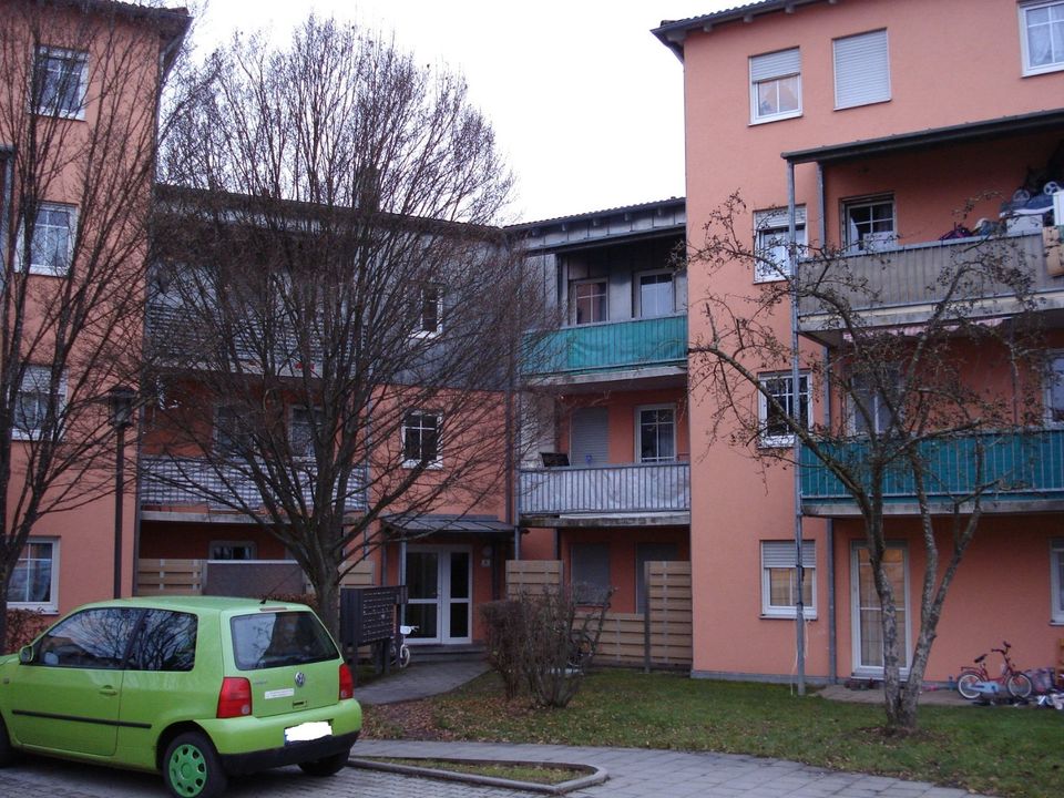 Für Kapitalanleger, Wohnung,Nittendorf mit Balkon, 2 OG vermietet in Nittendorf 