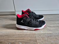 Jordan Max Aura 2 schwarz/rot Gr.42 Hessen - Kassel Vorschau