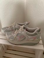 Skechers Damenschuhe Sneaker Größe 38 Neuwertig Rückenentlastend Niedersachsen - Garbsen Vorschau