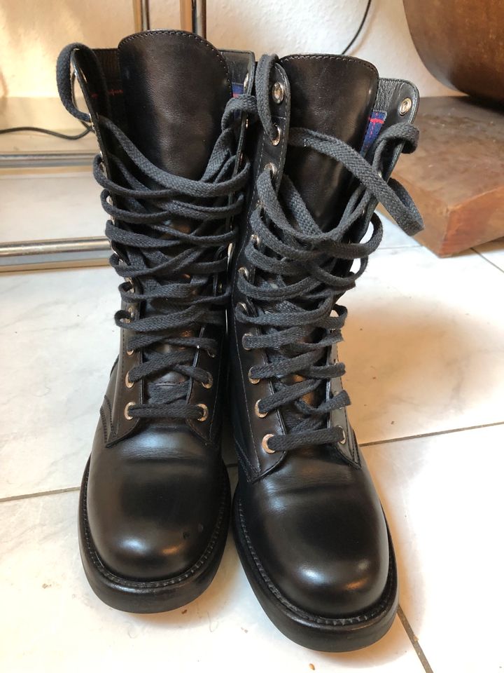 Chanel Boots Stiefel Schuhe schwarz Größe 37  1/2 original in Mettmann