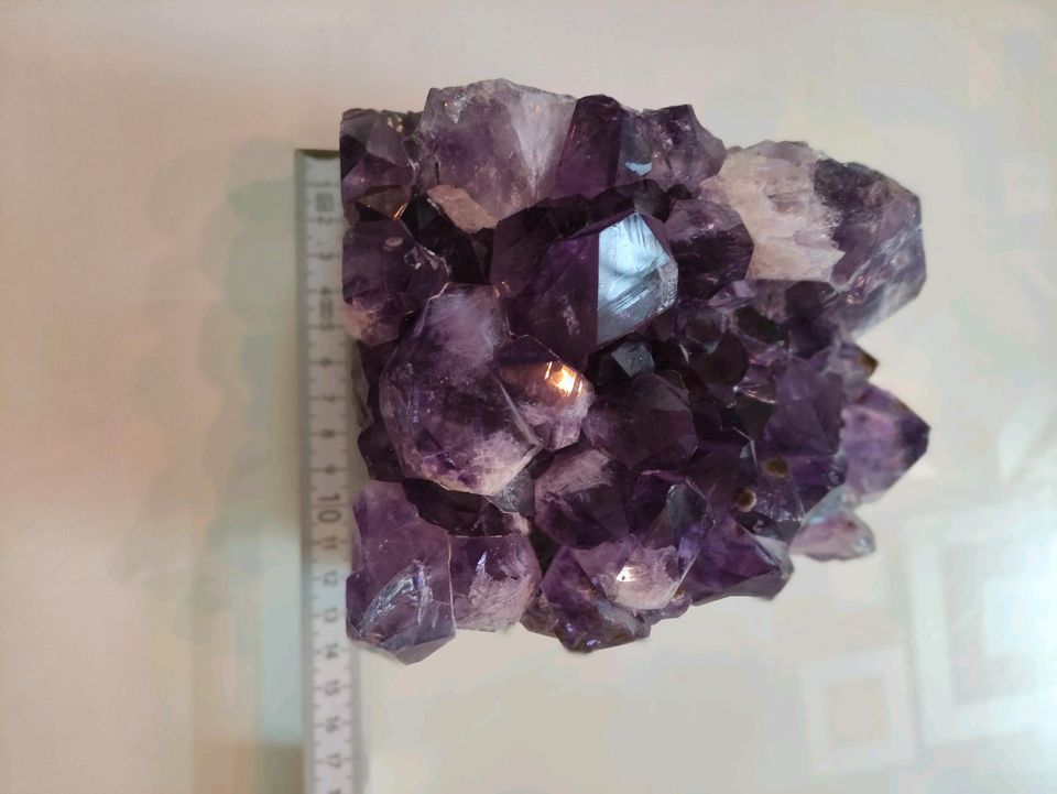 Amethyst Quartz Mineralien 2661 Gramm in Leipzig