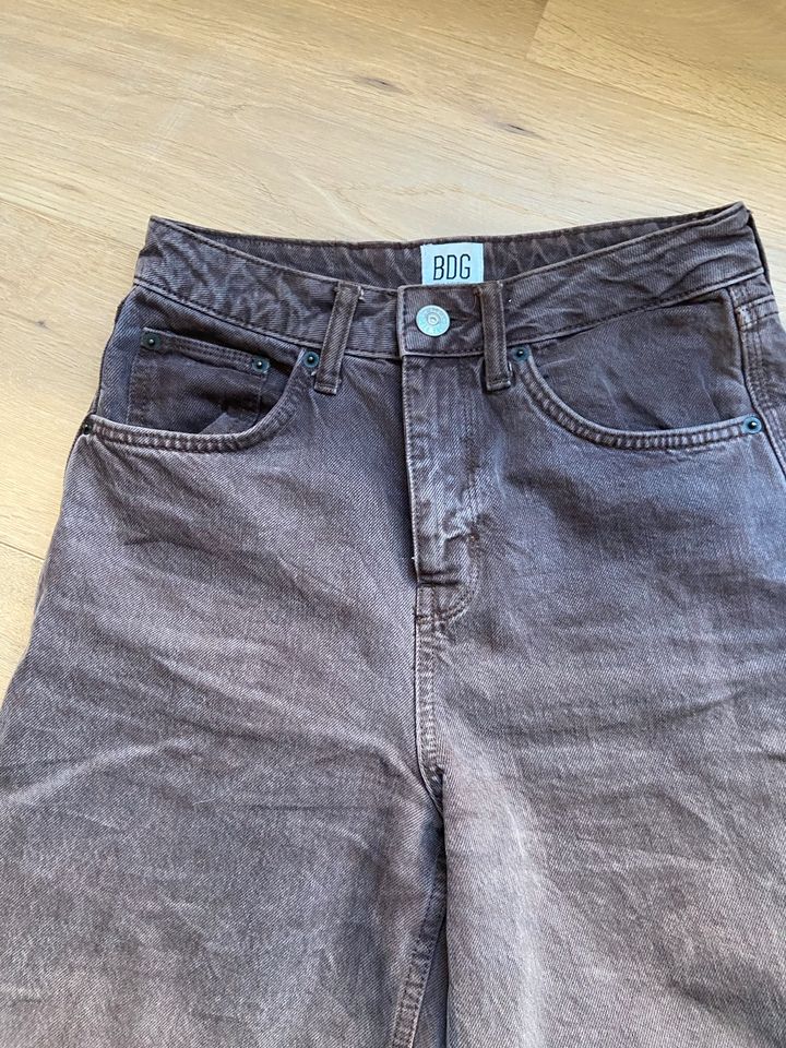 Jeans von BDG in Bergisch Gladbach