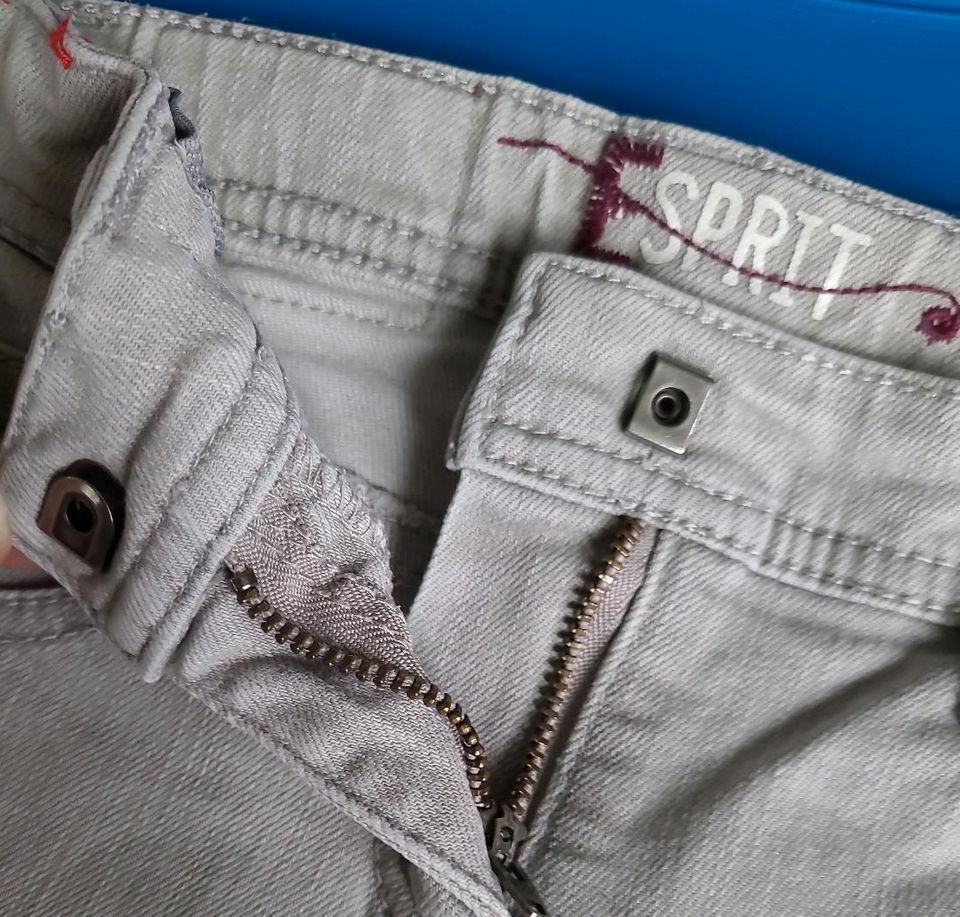 Jeans hellgrau Esprit 104 in Dedelstorf