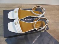 Tommy Hilfiger Sandalen Leder Gr.39 Weiß Neu Berlin - Tempelhof Vorschau