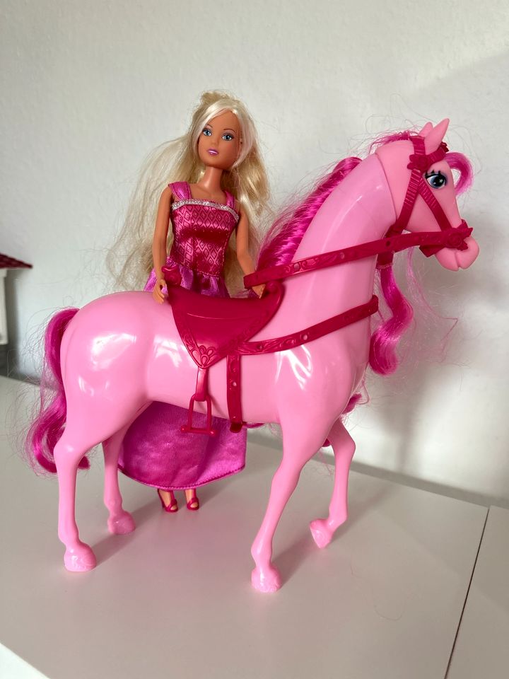 Barbie mit Pferd in Weilerbach