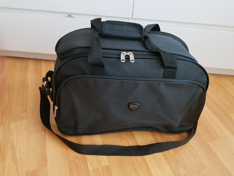 Reisetasche sporttasche in Berlin