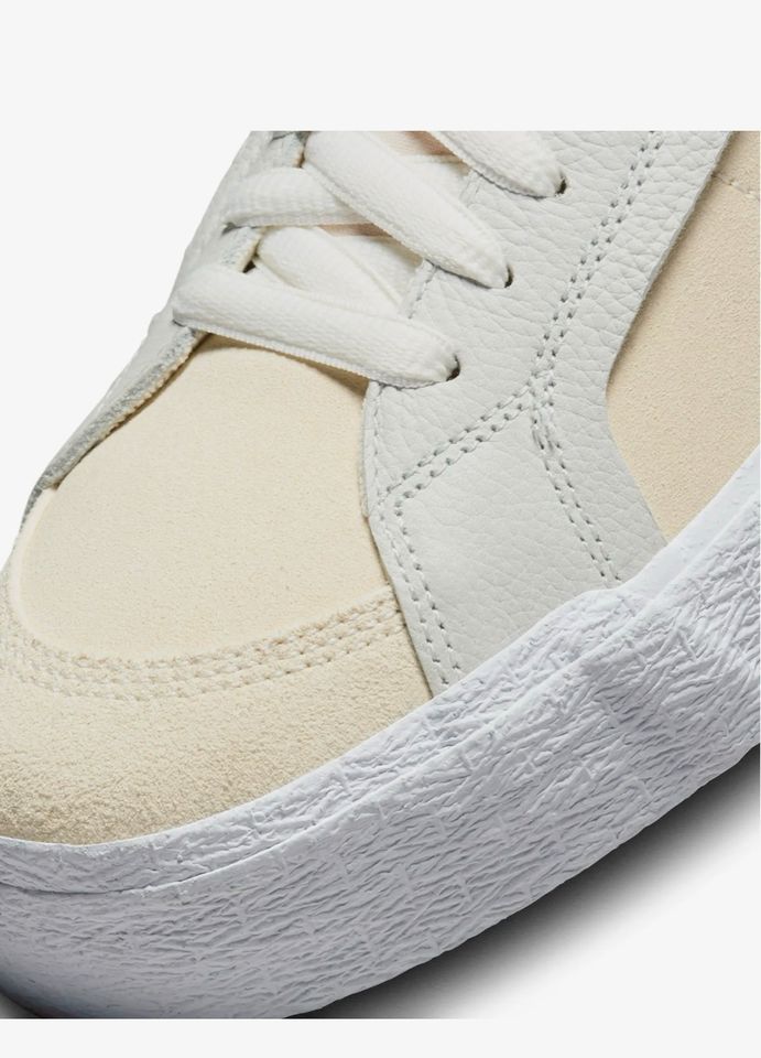Nike SB Zoom Blazer Mid Premium Sneaker White Neu in Hamburg
