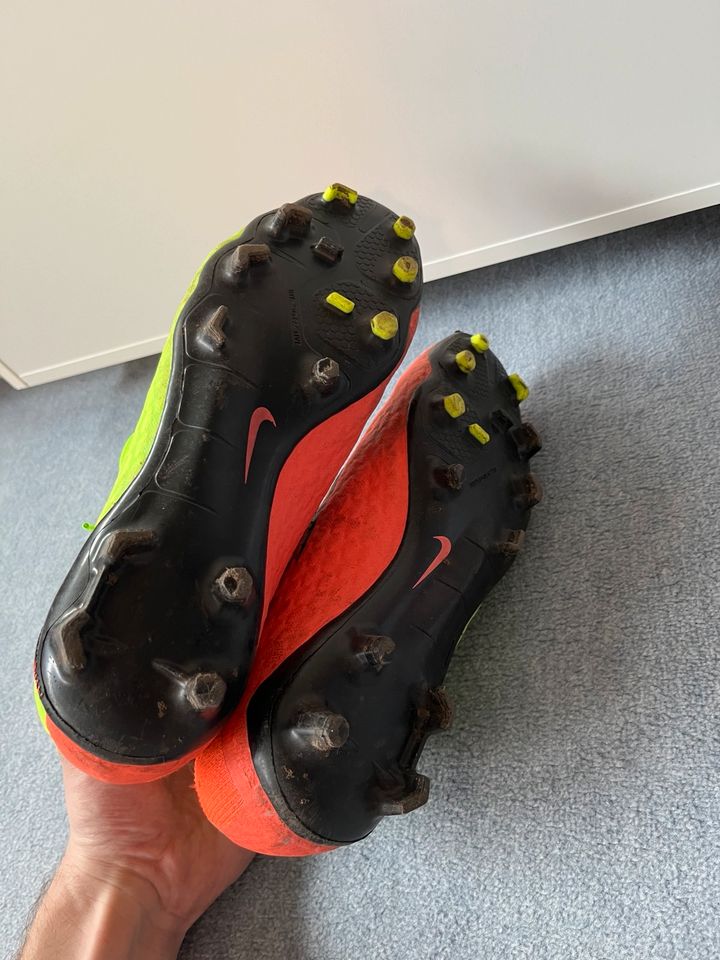 Nike Fußballschuhe Hypervenom Phatal 3 DF FG Gr. 42 in Bremen