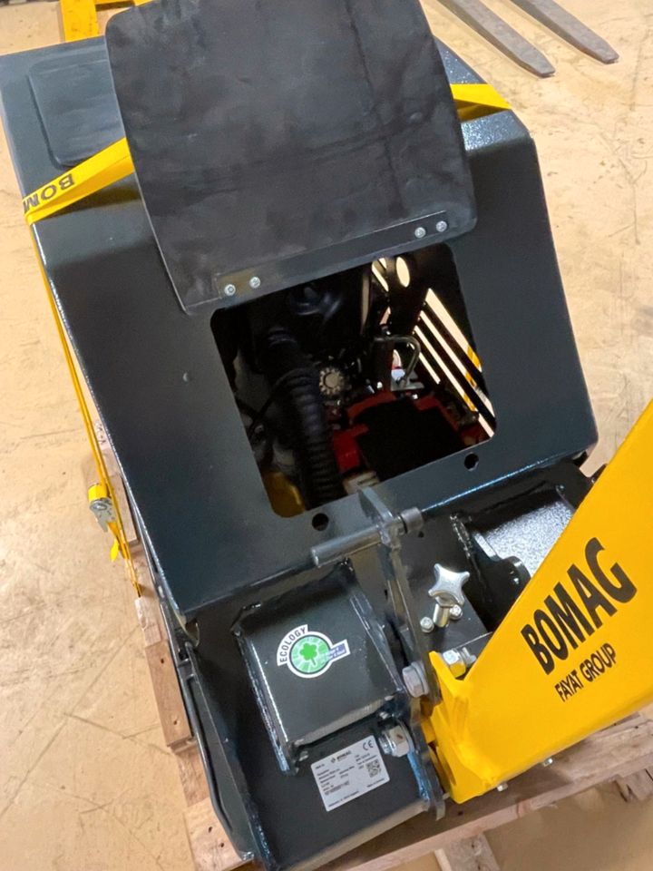 Bomag Rüttelplatte BPR 70/70 Diesel-Elektrostarter 580 kg Neu in Sonneberg