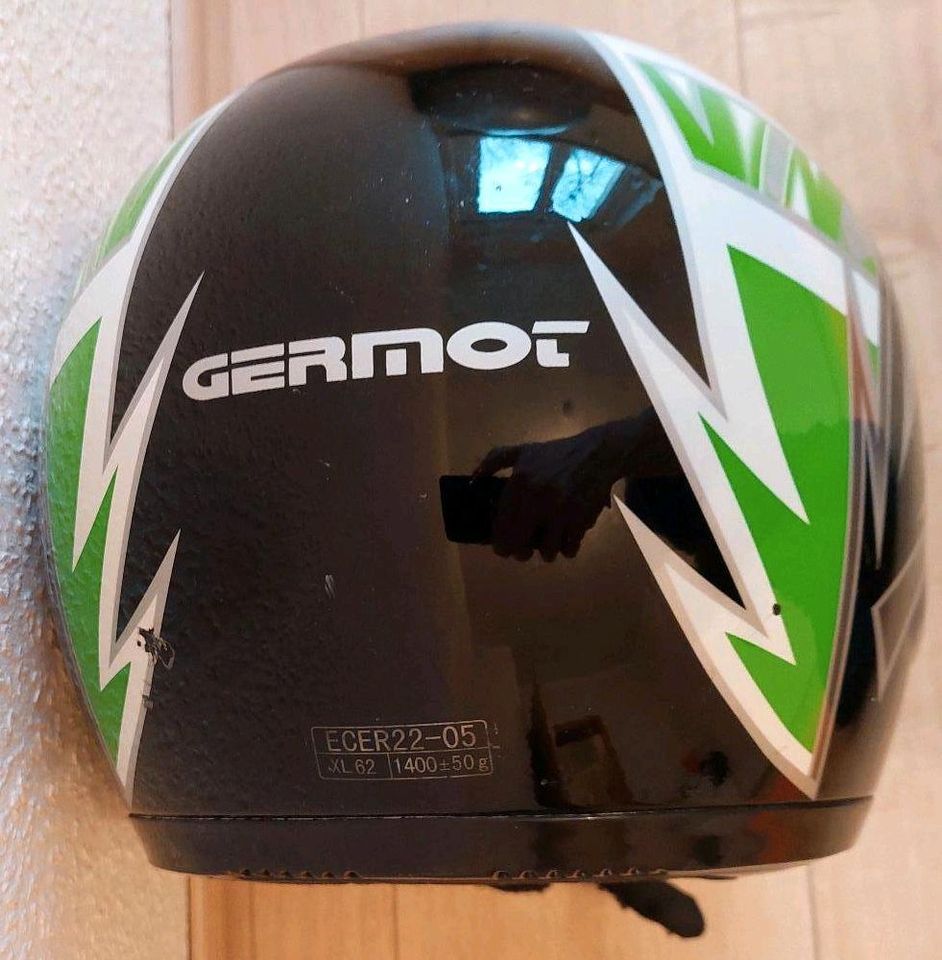 Germot Motorrad Helm XL schwarz/grün verspieltes Visier Integral in Reichenbach (Vogtland)