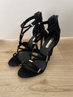 Schwarz/goldene Sandalen mit 11 cm Absatz Kreis Pinneberg - Tornesch Vorschau