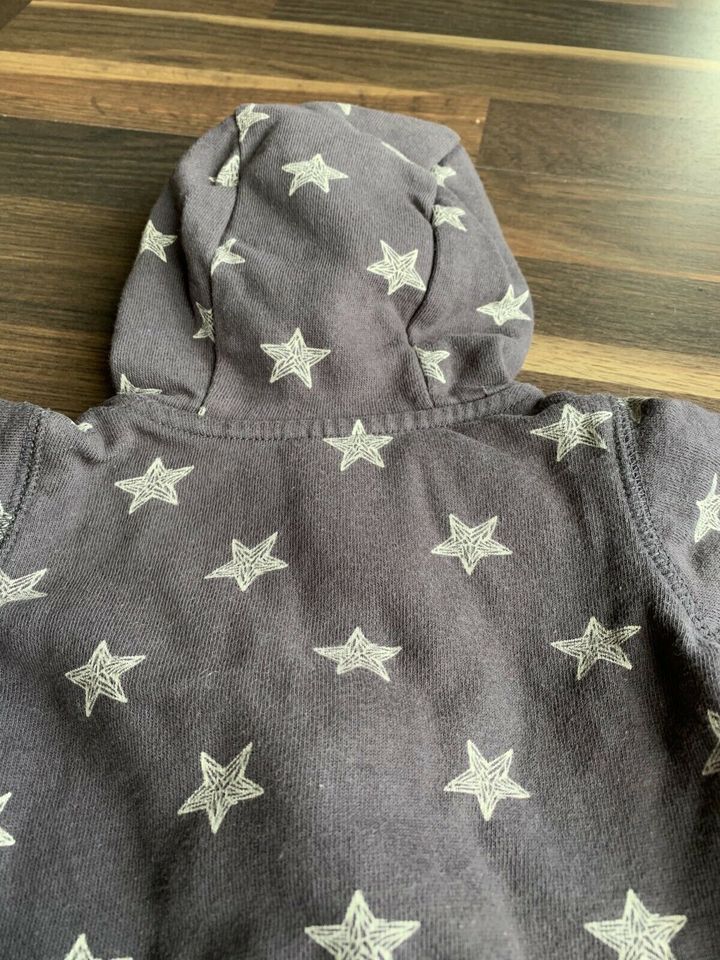 Sweatjacke Hoodie Baby Größe 56 Reißverschluss H&M 1,50€ in Willingshausen