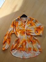 Bluse weiß mit orangen Blumen Bayern - Karlsfeld Vorschau