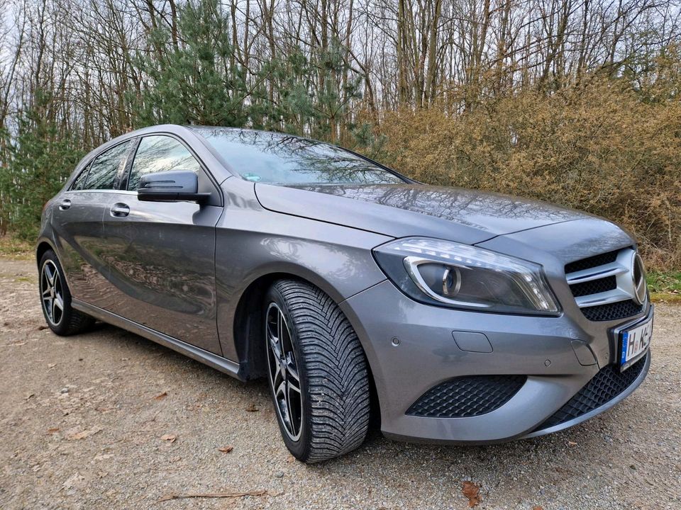 Mercedes-Benz A 180cdi /d BlueEfficiency Urban *Navi *Kamera*PDC in Burgdorf