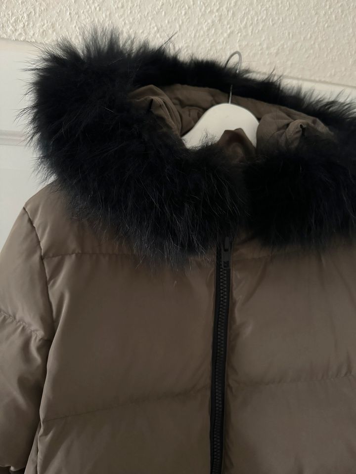 Winterjacke Mantel Fell Stradivarius Mango Zara Cos in Düsseldorf