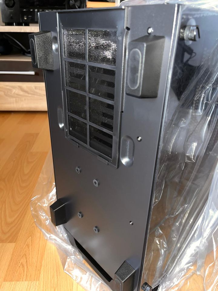 PC Gehäuse Anidees Crystal M - Midi Tower Neu mit Zubehör in Beilngries