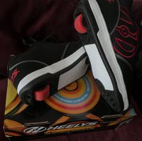 NEU! Heelys Rollschuhe Schuhe Sneakers Gr 36 Kinderschuhe Nordrhein-Westfalen - Hilden Vorschau