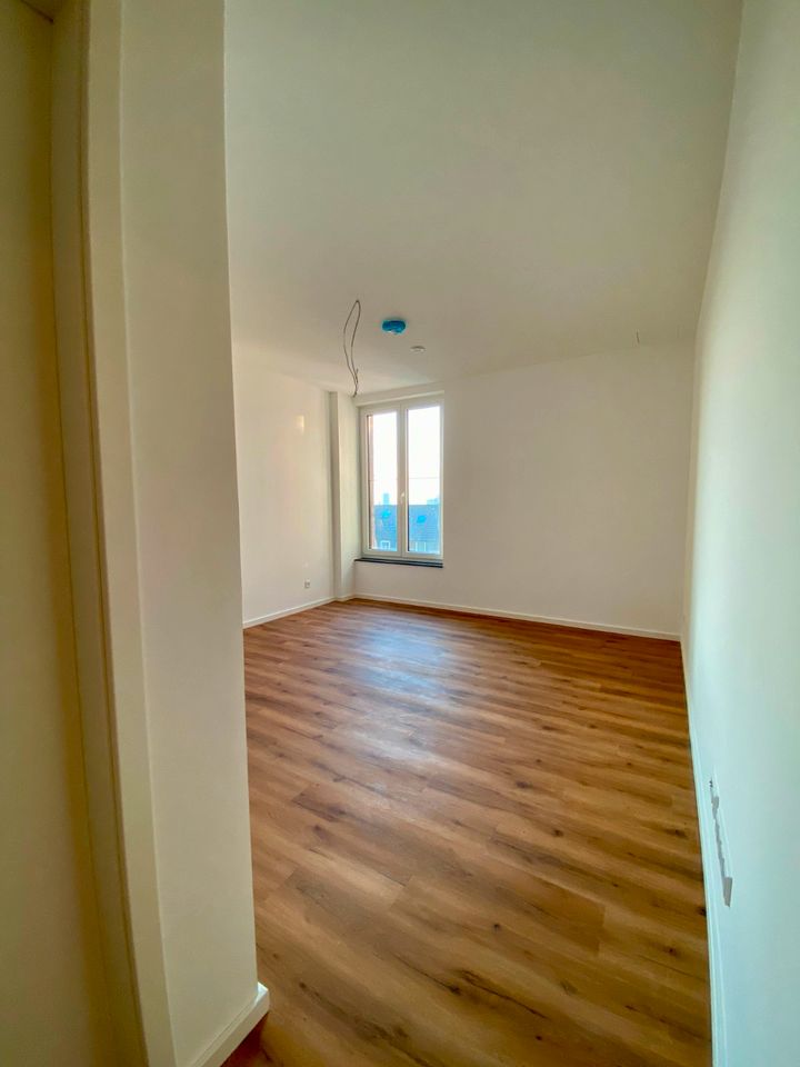 Exklusive 2-Zimmer Neubau Wohnung mit EBK in Frankfurt am Main