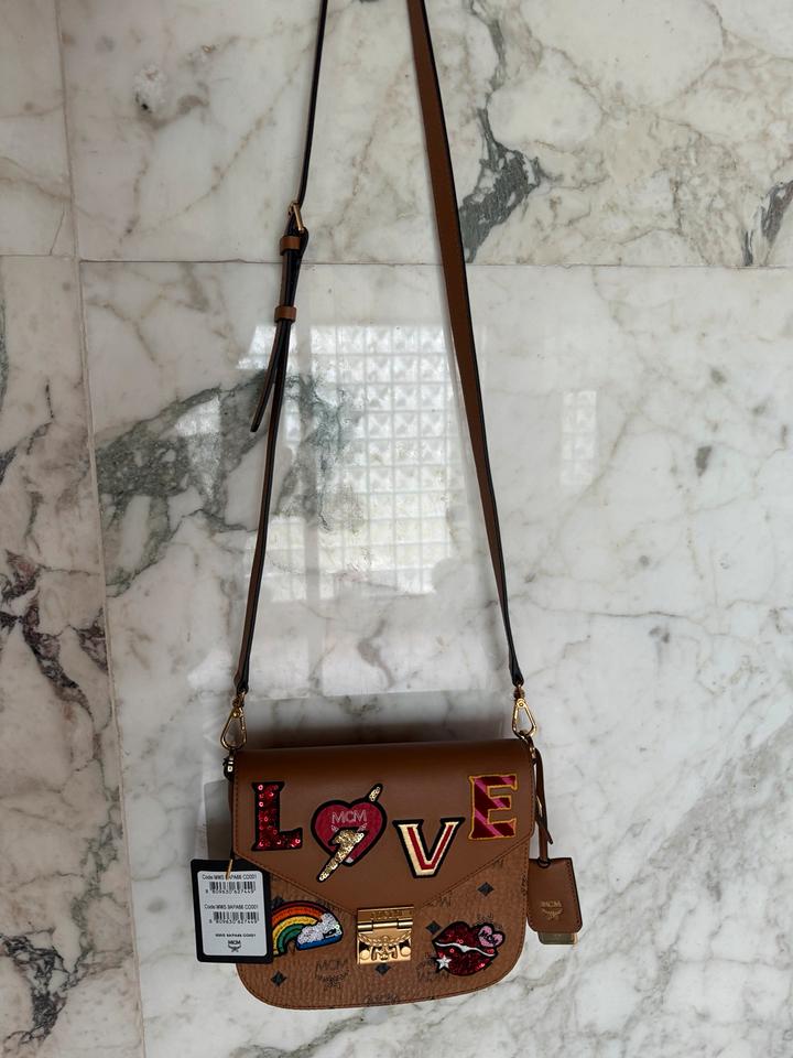 MCM Patricia Love Patch Visetos Satteltasche Braun Limited