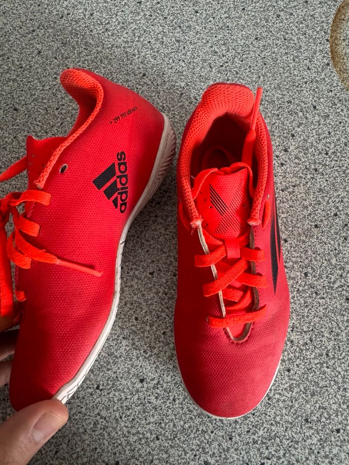 Schuhe Adidas in Wermelskirchen