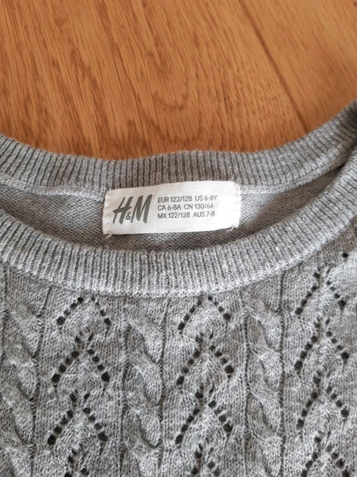 Strickkleid / Kleid von H&M in Gr. 122/128 in Deggendorf