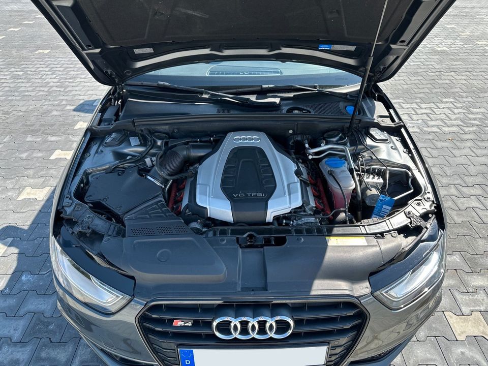 Audi S4 3.0 V6 Avant quattro SHZ PANO B&O Kompressor in Emden