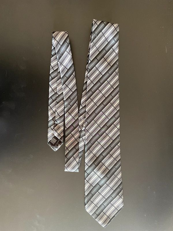 2 Krawatten von C&A Canda blau und silber / grau gestreift in Berlin
