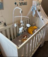 Babybett Kinderbett mit Himmel von Marke Pinio Calmo Nordrhein-Westfalen - Kerpen Vorschau