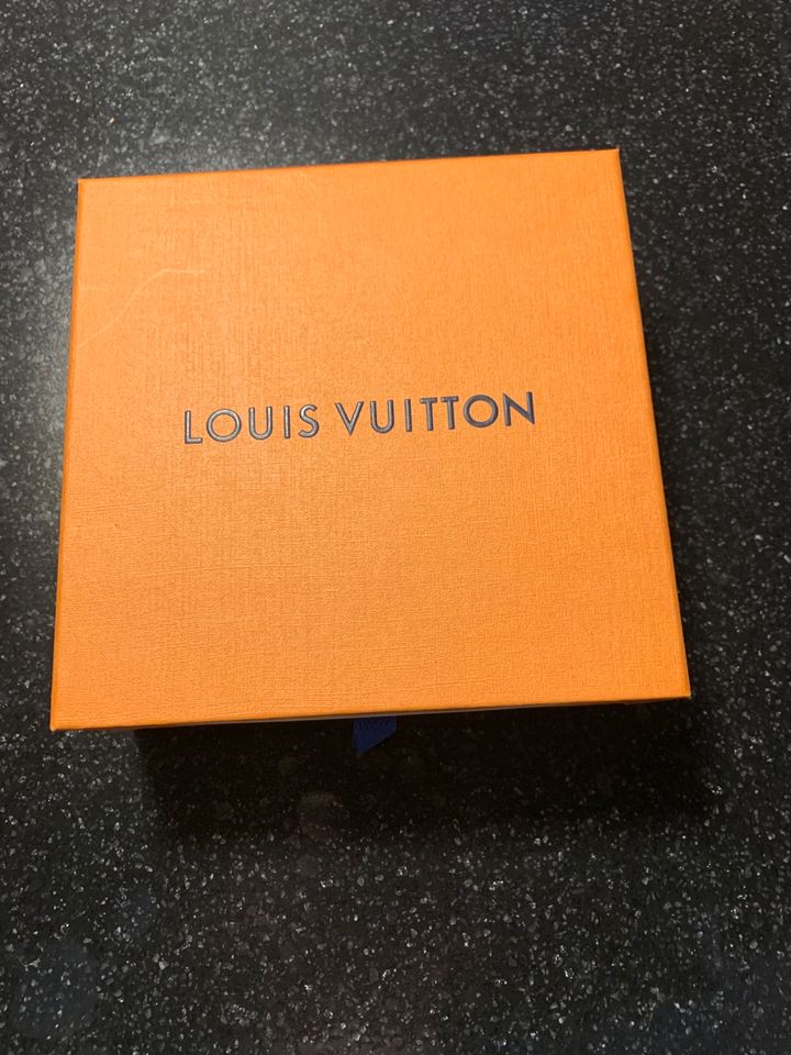 Louis Vuitton Schulterriemen in Marschacht